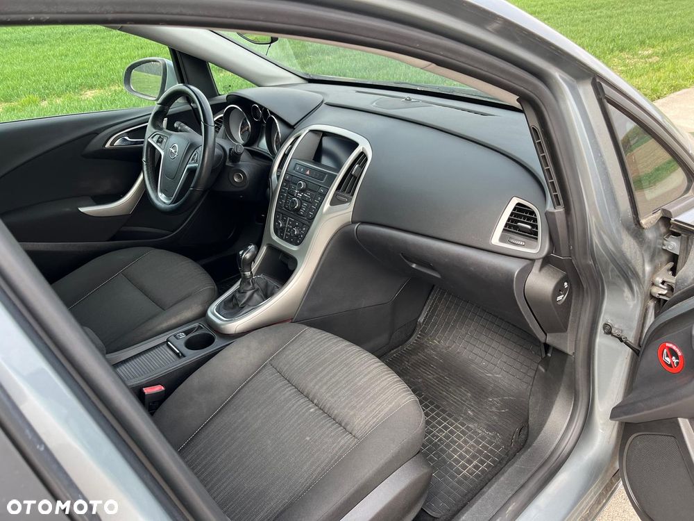 Opel Astra 1.4 T Cosmo - 25