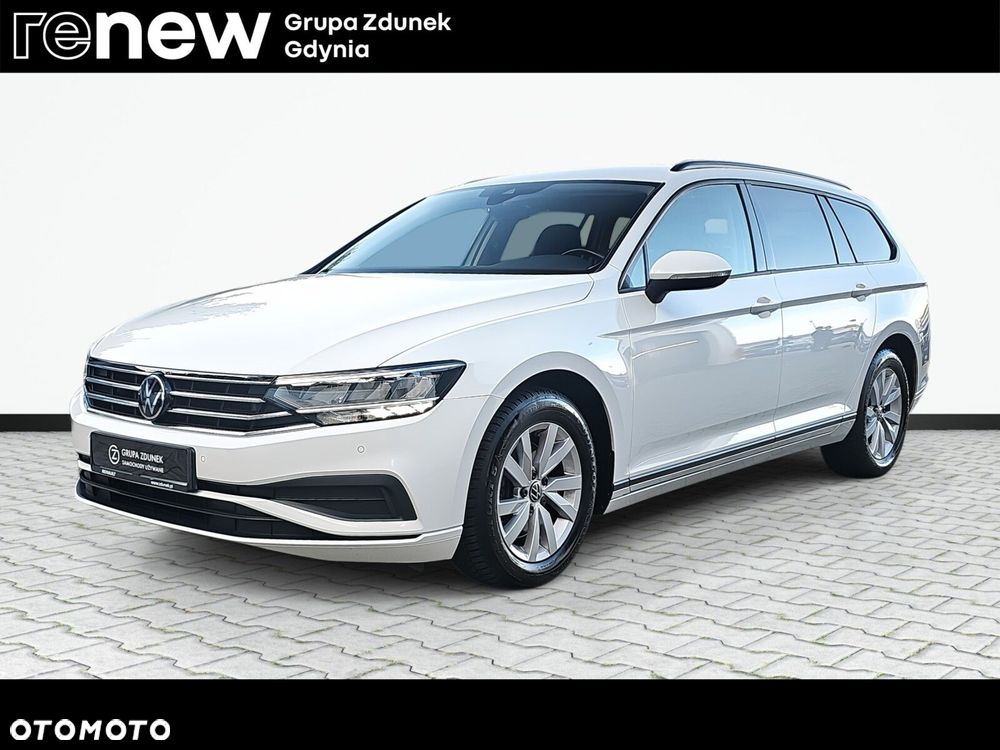 Volkswagen Passat - 1