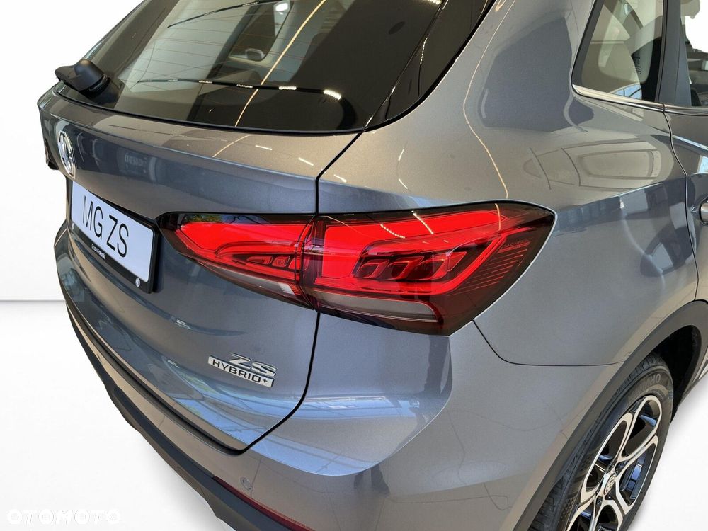MG ZS Hybrid+ - 24