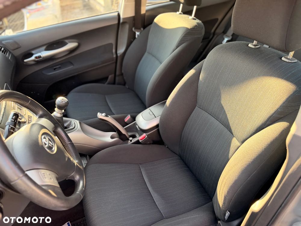 Toyota Auris 1.33 VVT-i - 21