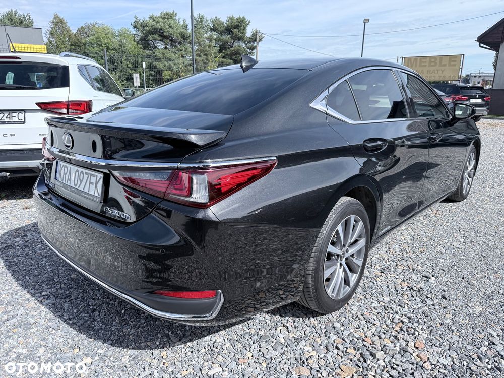 Lexus ES 2021