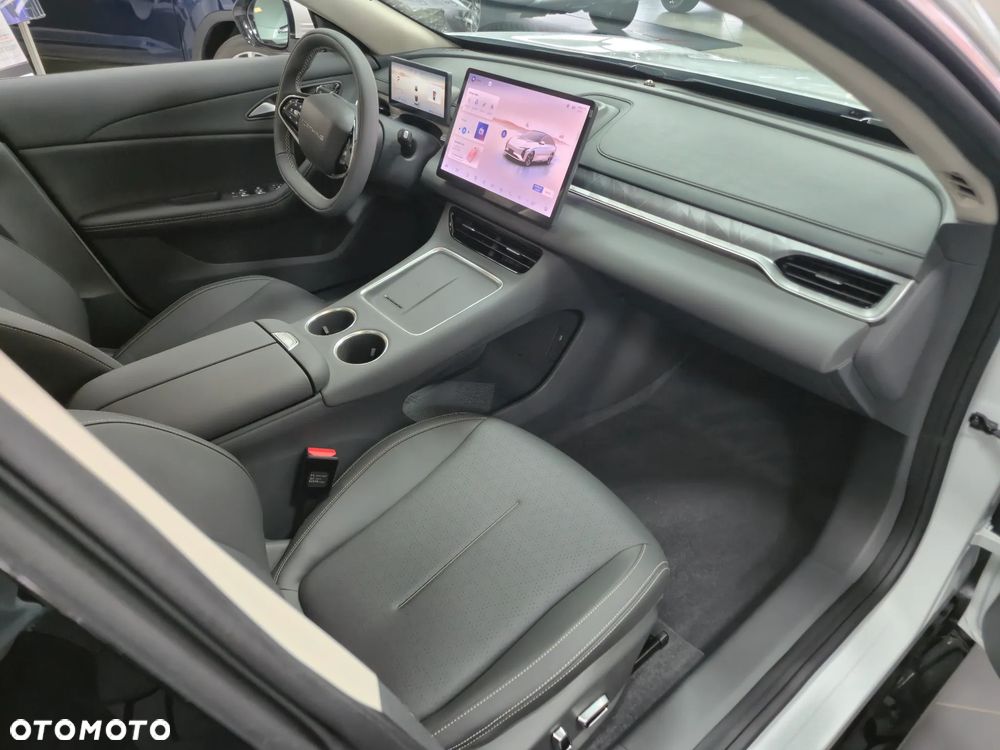 Forthing S7 REEV - 6