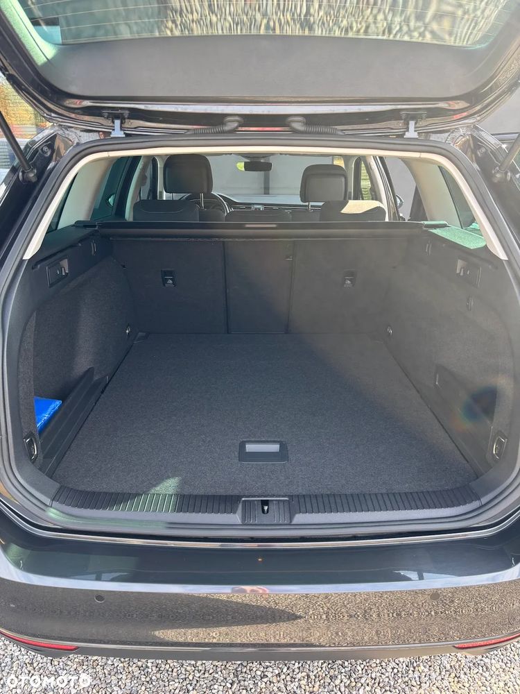 Volkswagen Passat - 7