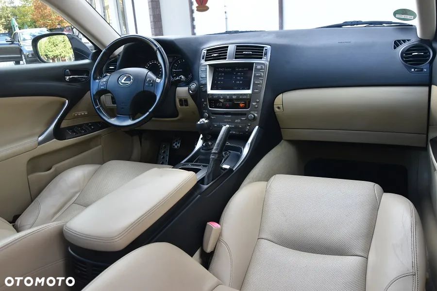 Lexus IS 250 Prestige - 18
