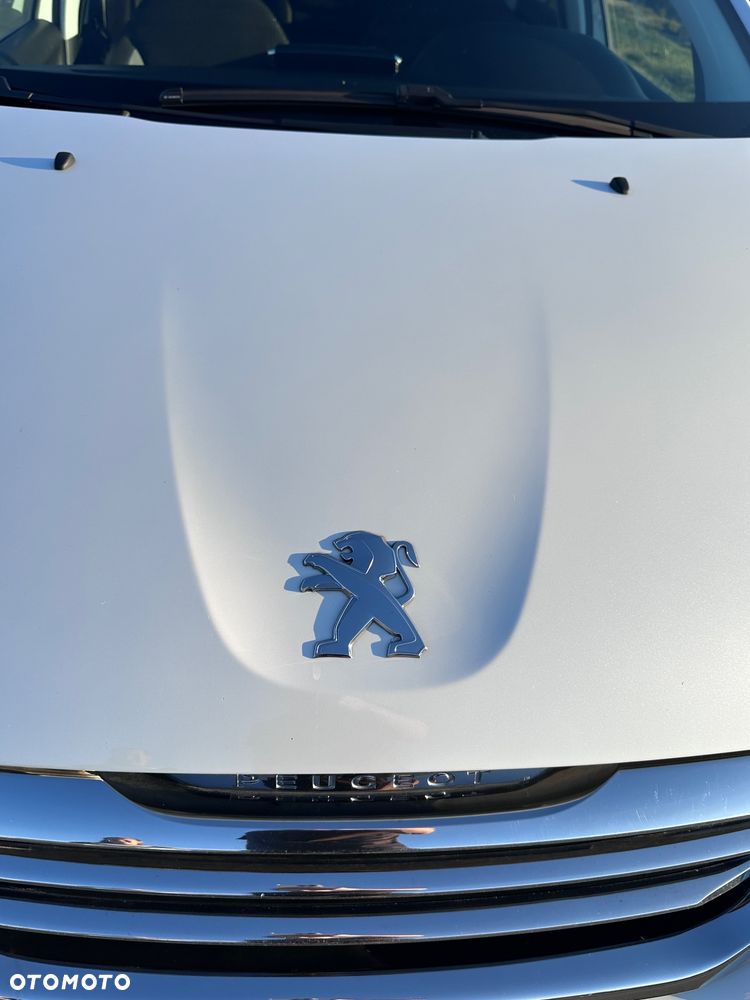 Peugeot 2008 - 9
