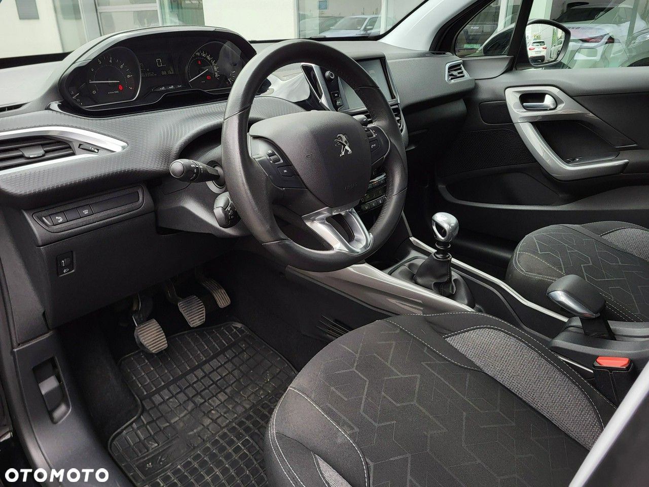 Peugeot 2008 - 11