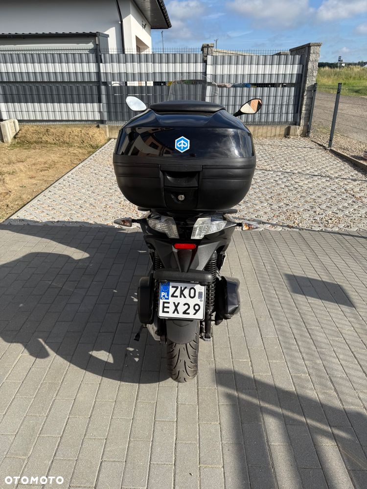 Piaggio MP-3 - 4