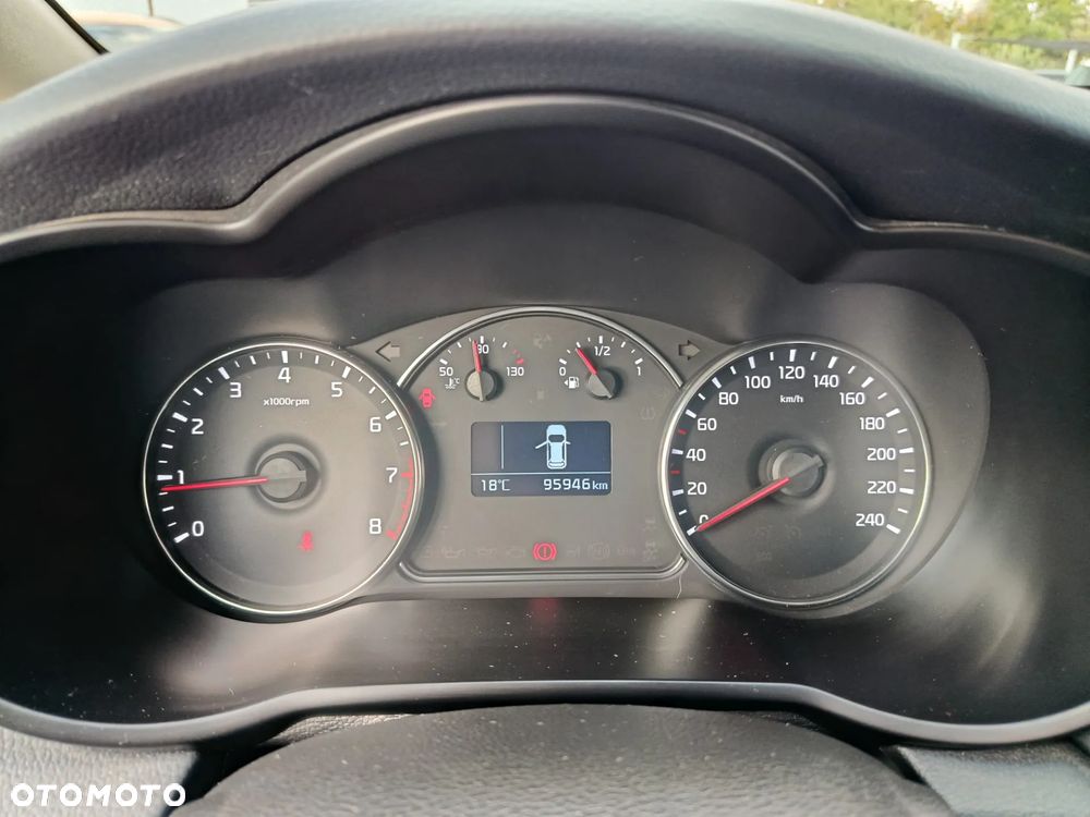 Kia Carens 1.6 GDI L 7os EU6 - 13