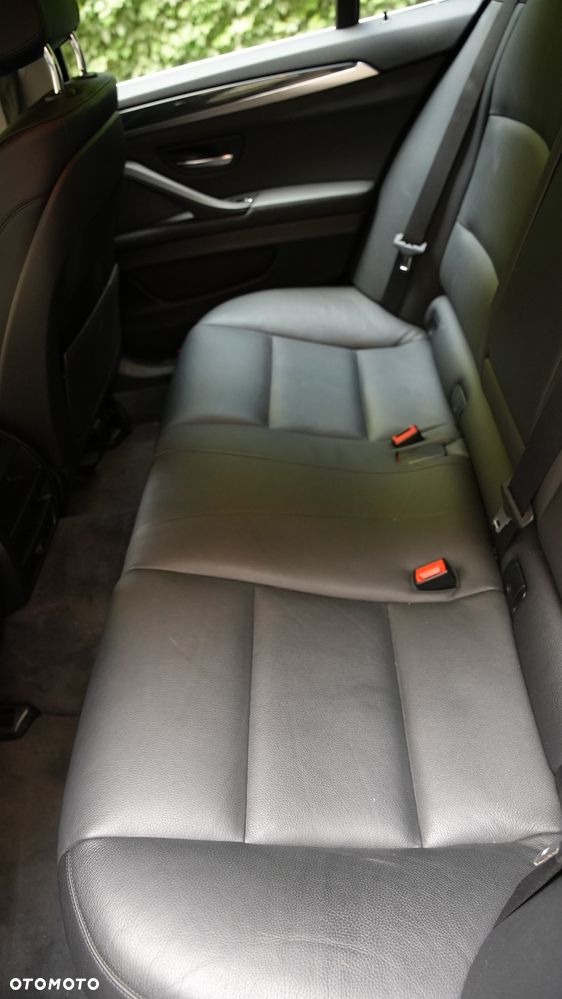 BMW Seria 5 520d Luxury Line - 12