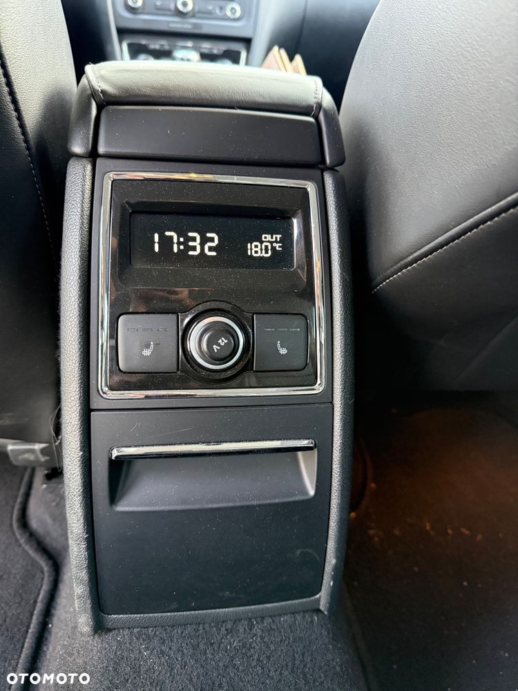 Skoda Superb 2.0 TDI Business DSG - 14