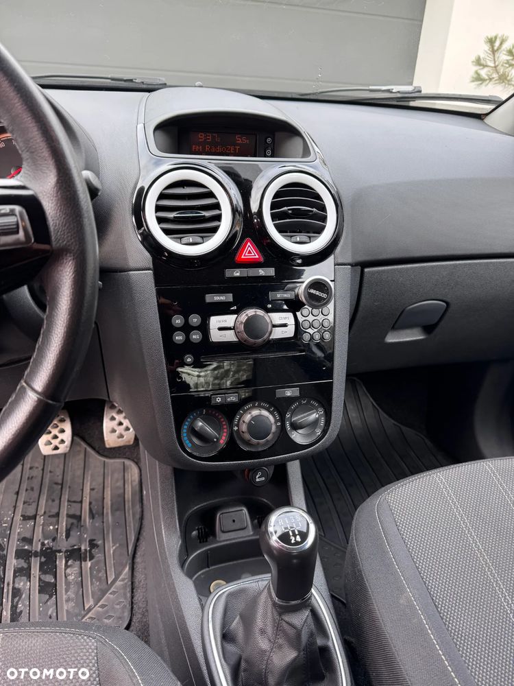 Opel Corsa 1.4 16V Edition - 17