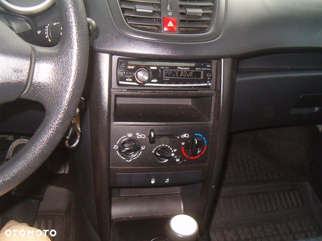 Peugeot 207 - 12