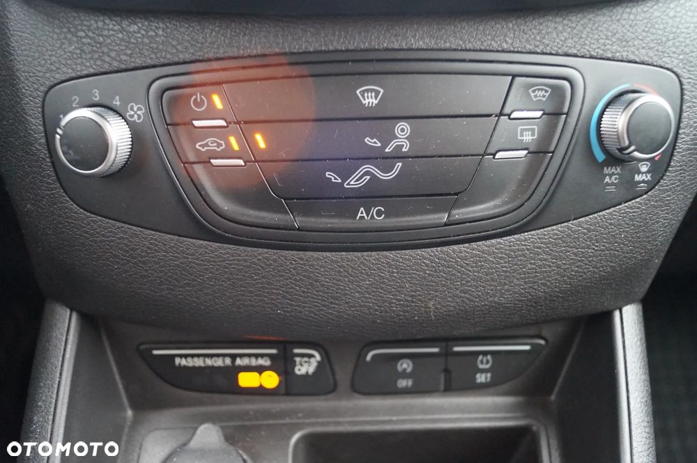 Ford Tourneo Courier 1.5 TDCi Trend - 21