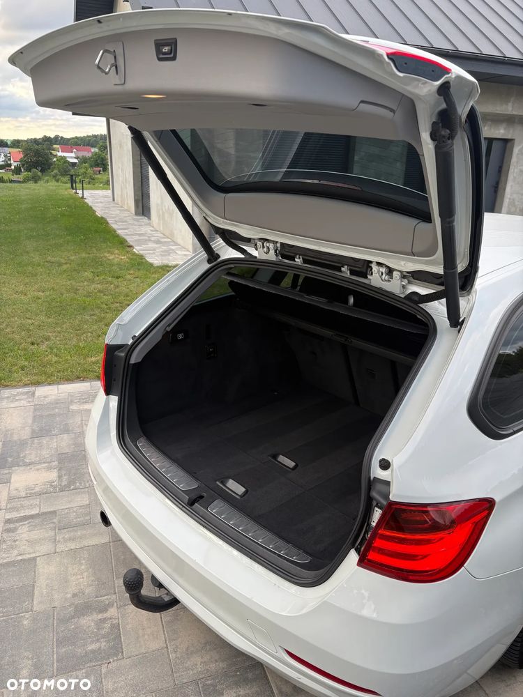 BMW Seria 3 318d Blue Performance Sport Line - 17