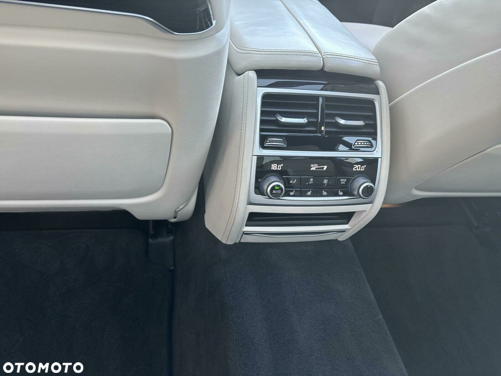 BMW Seria 7 - 19