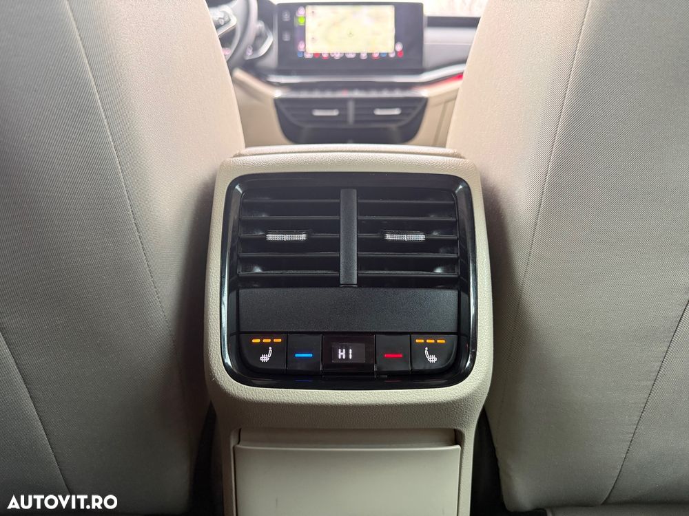 Skoda Octavia Combi 2.0 TDI DSG Premium Edition - 12