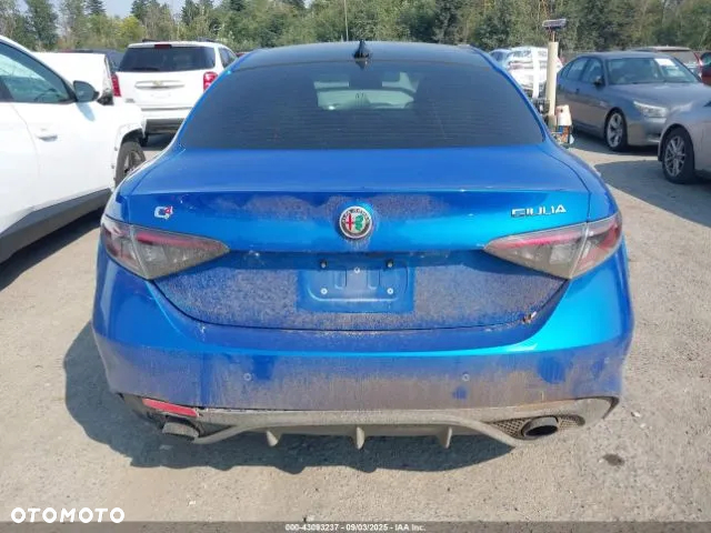 Alfa Romeo Giulia 2.0 Turbo 16V AT8-Q4 Veloce - 15
