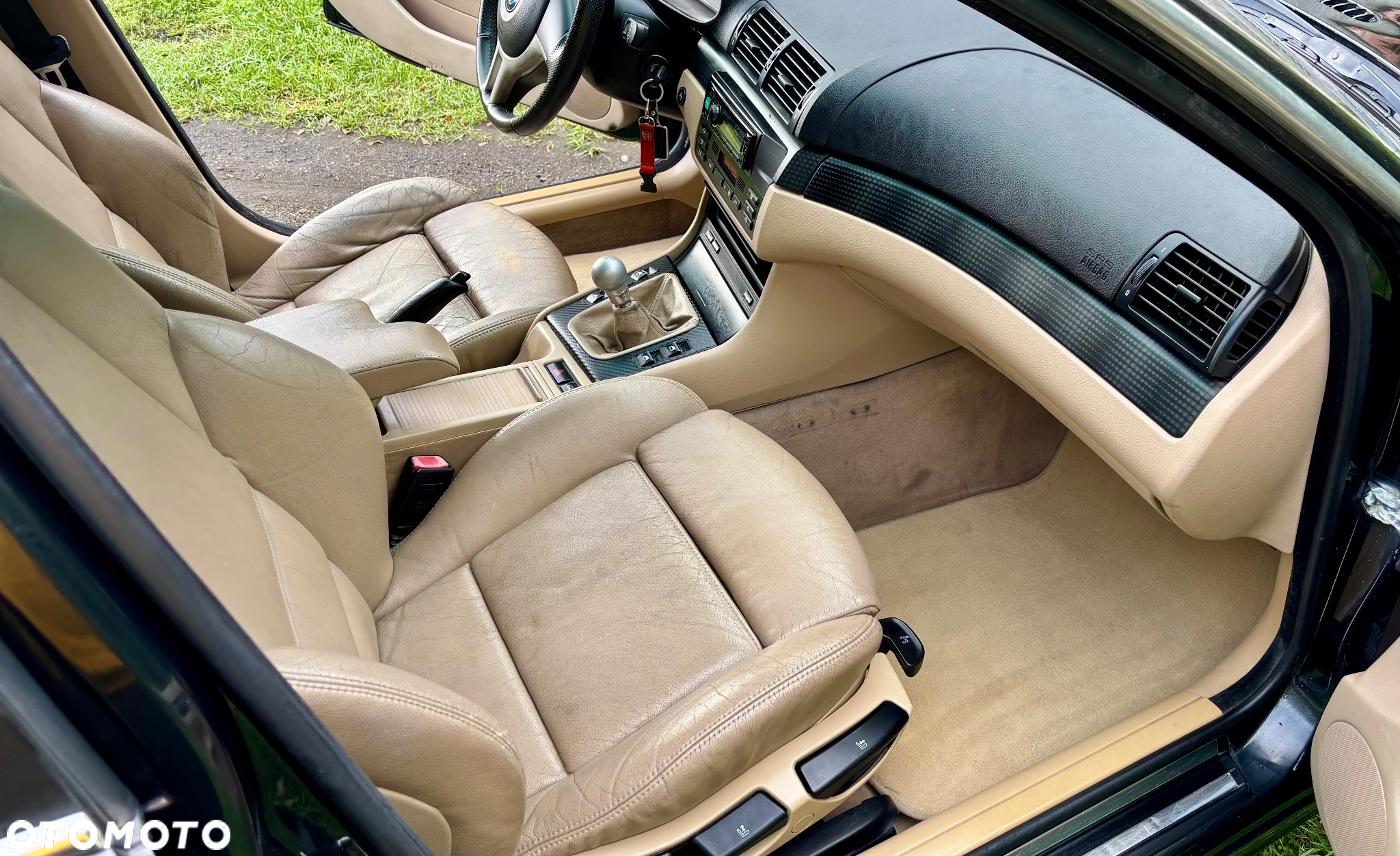 BMW Seria 3 330i Touring - 12