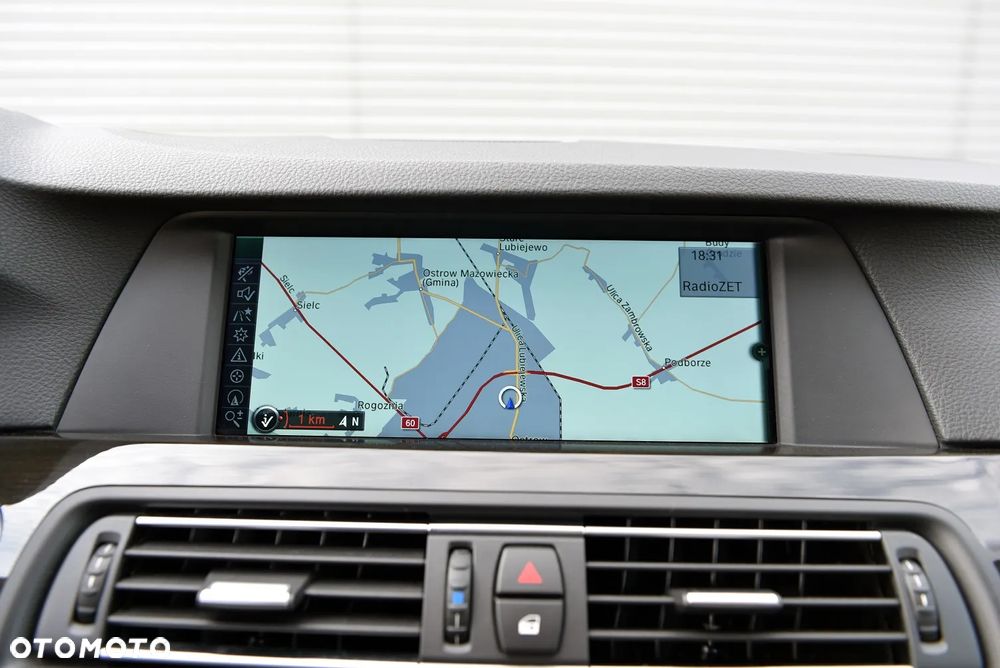 BMW Seria 5 520d - 25