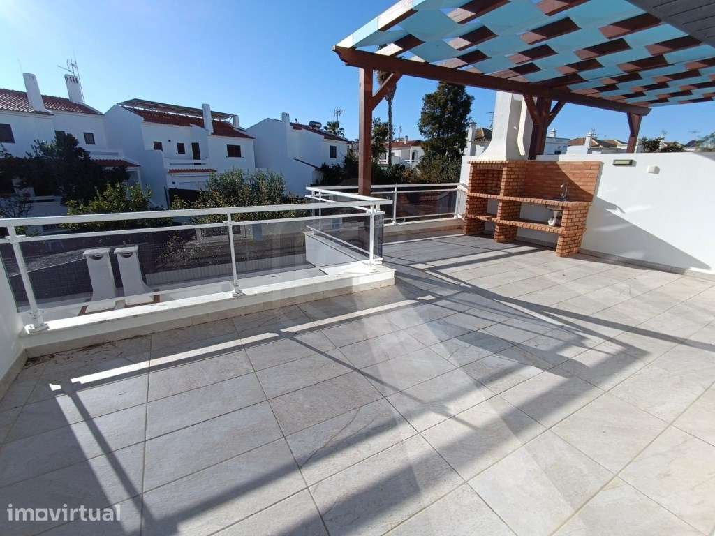 Apartamento T1 + 3 em condomínio fechado com piscina na Manta Rota,... - Grande imagem: 2/52