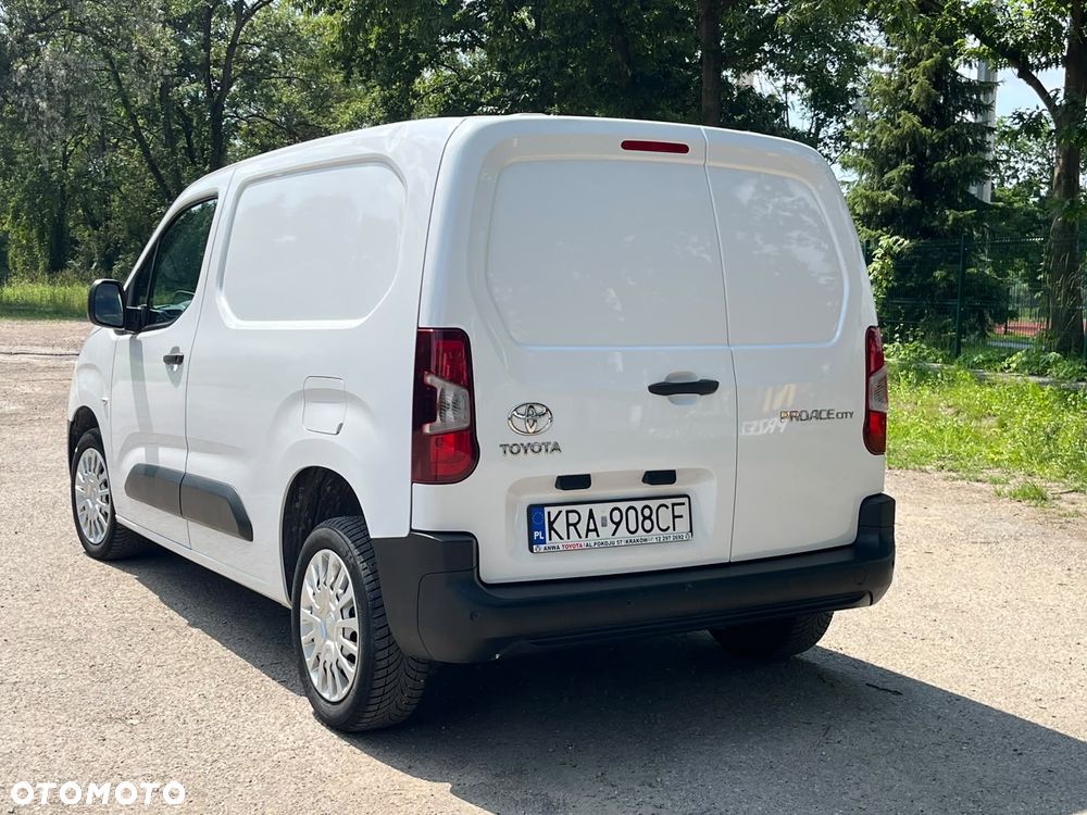 Toyota ProAce Kombi D-4D Medium 2,6t - 5