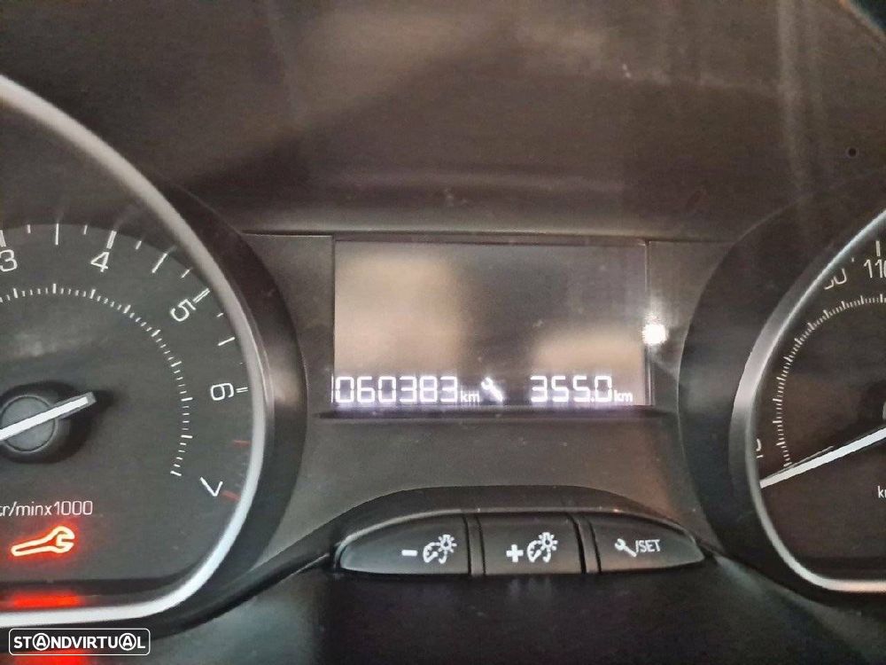 Peugeot 208 1.2 PureTech Signature - 13