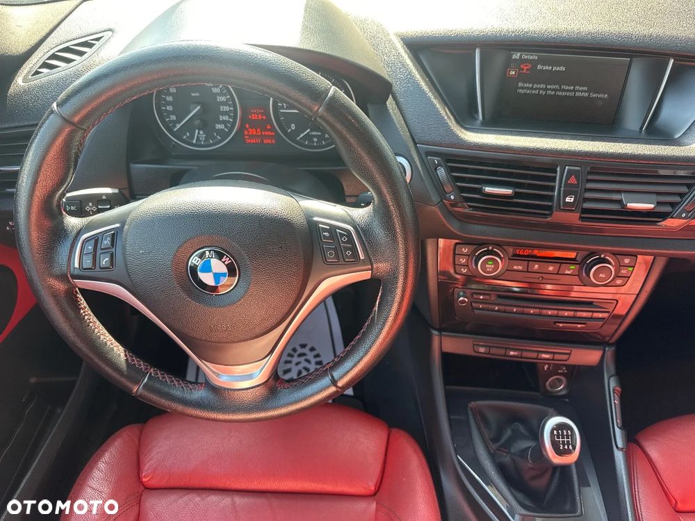 BMW X1 sDrive18d xLine - 16