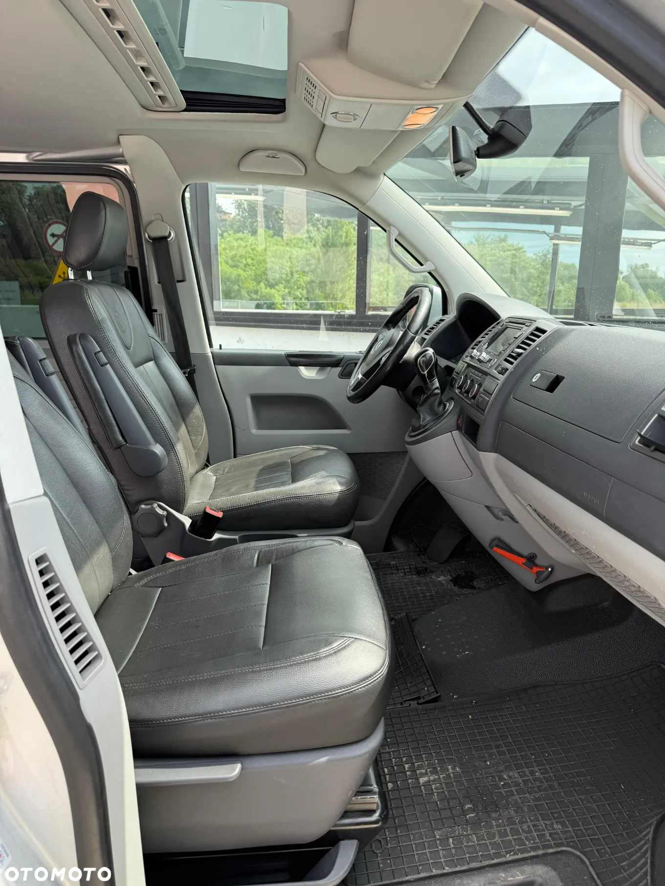 Volkswagen Multivan - 20