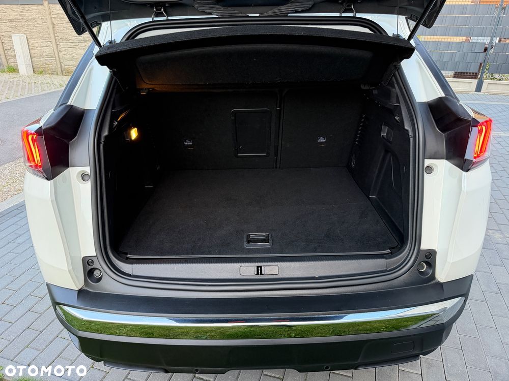 Peugeot 3008 1.6 PureTech HYbrid Allure S&S EAT8 - 13