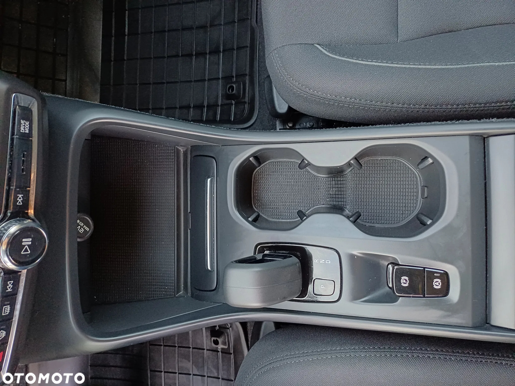 Volvo XC 40 T3 Momentum - 33
