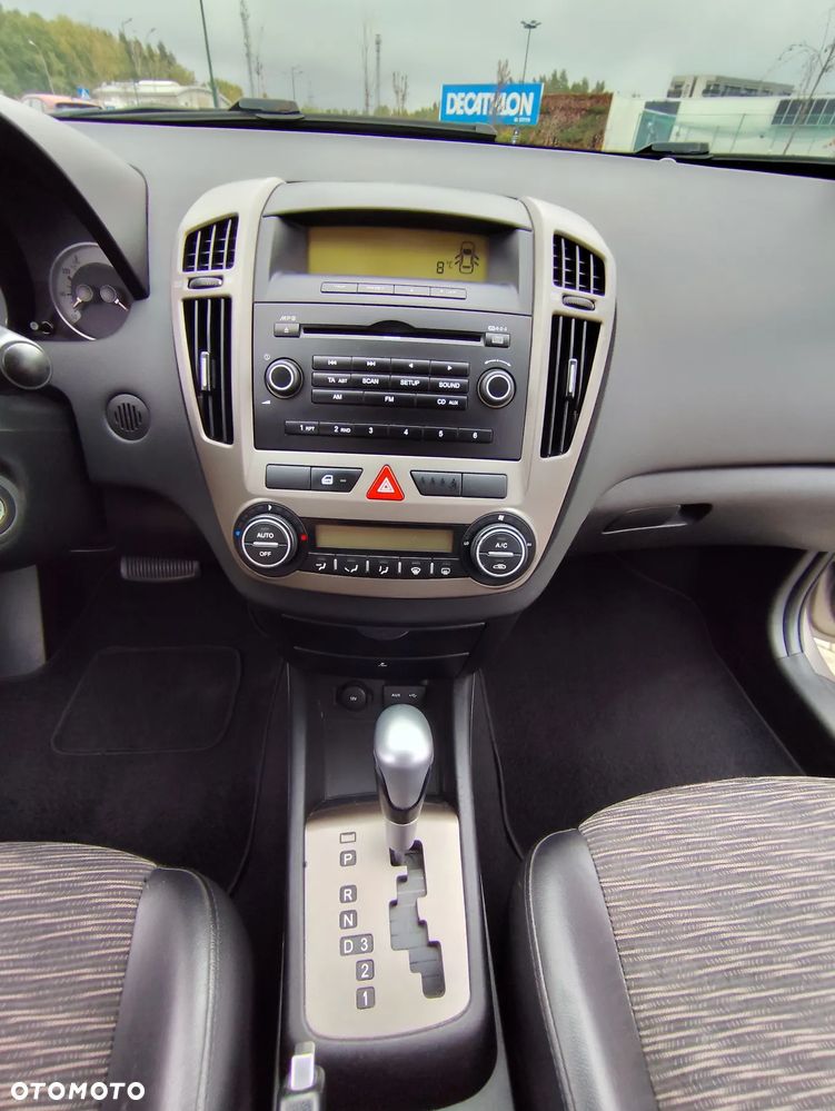 Kia Ceed - 10