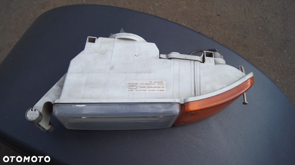 MAN L2000 KIERUNKOWSKAZ halogen lewy lampa 81253206092 - 2