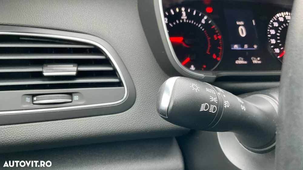 Renault Megane Blue dCi 116 Zen - 24