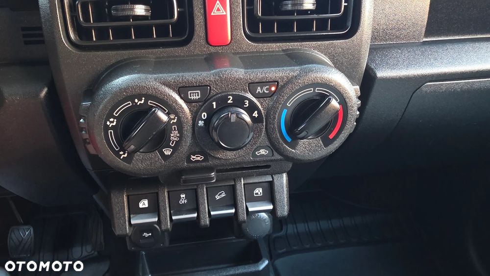 Suzuki Jimny 1.5 Premium - 20