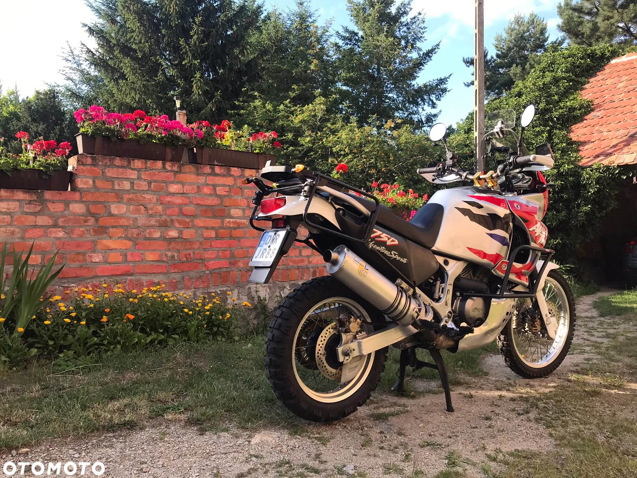 Honda XRV