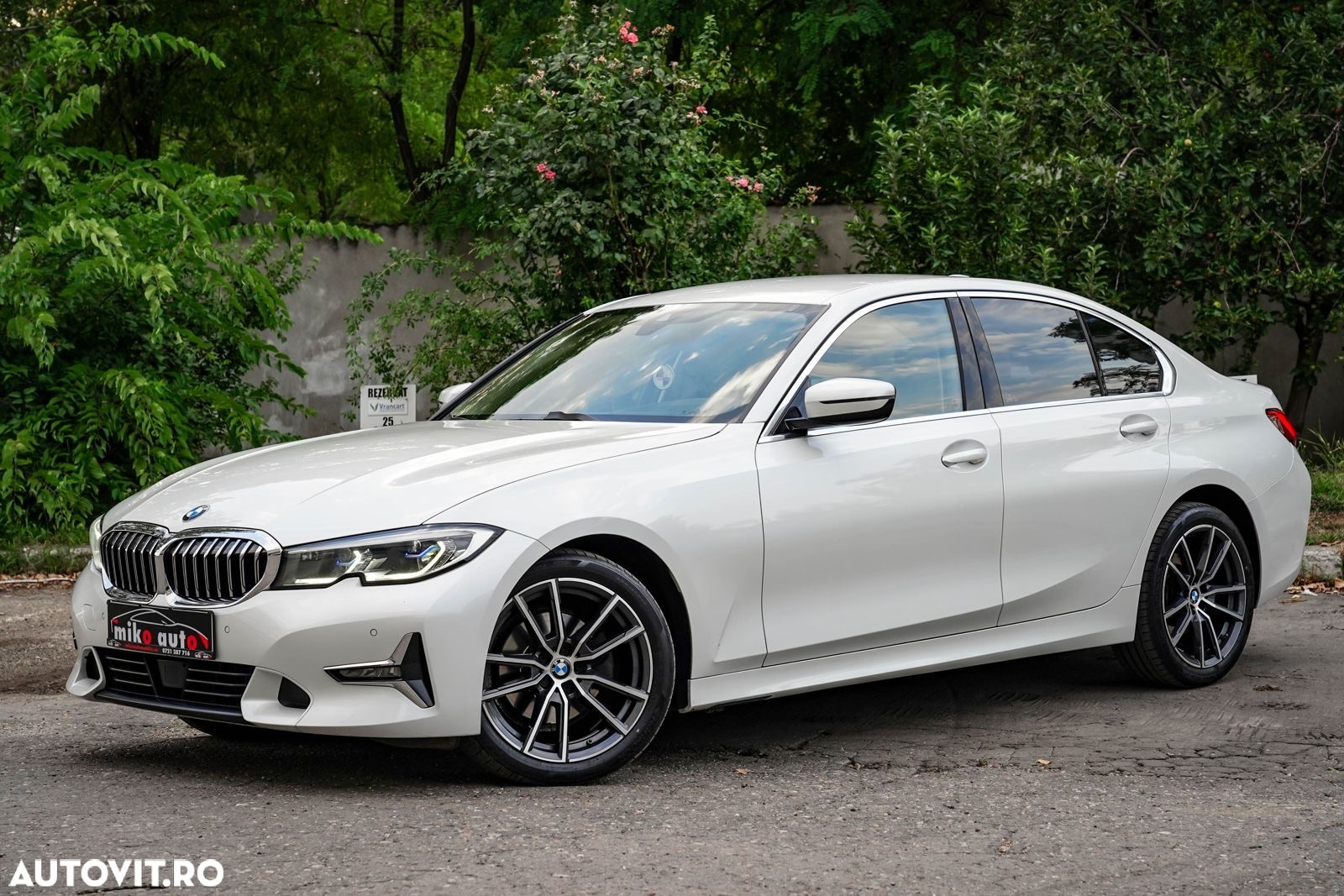 BMW Seria 3 320d Aut. Luxury Line - 4