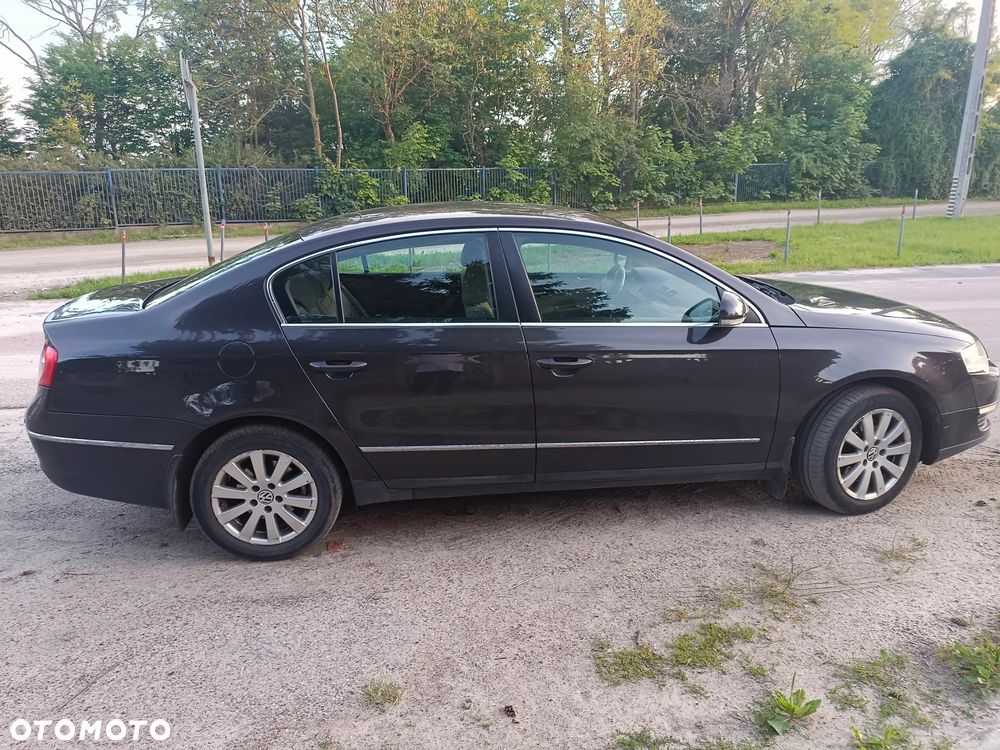 Volkswagen Passat 2.0 TDI Comfortline DSG - 4
