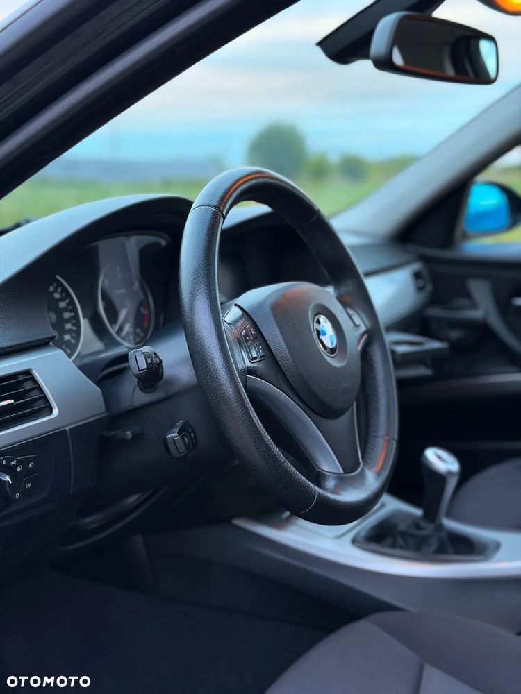 BMW Seria 3 320d DPF - 13