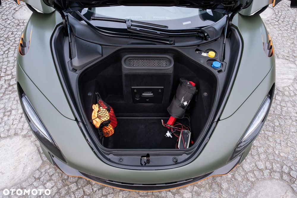 McLaren 720S Coupe - 27