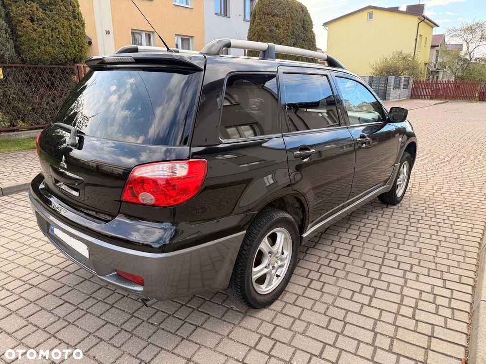 Mitsubishi Outlander 2.0 2WD Invite - 3