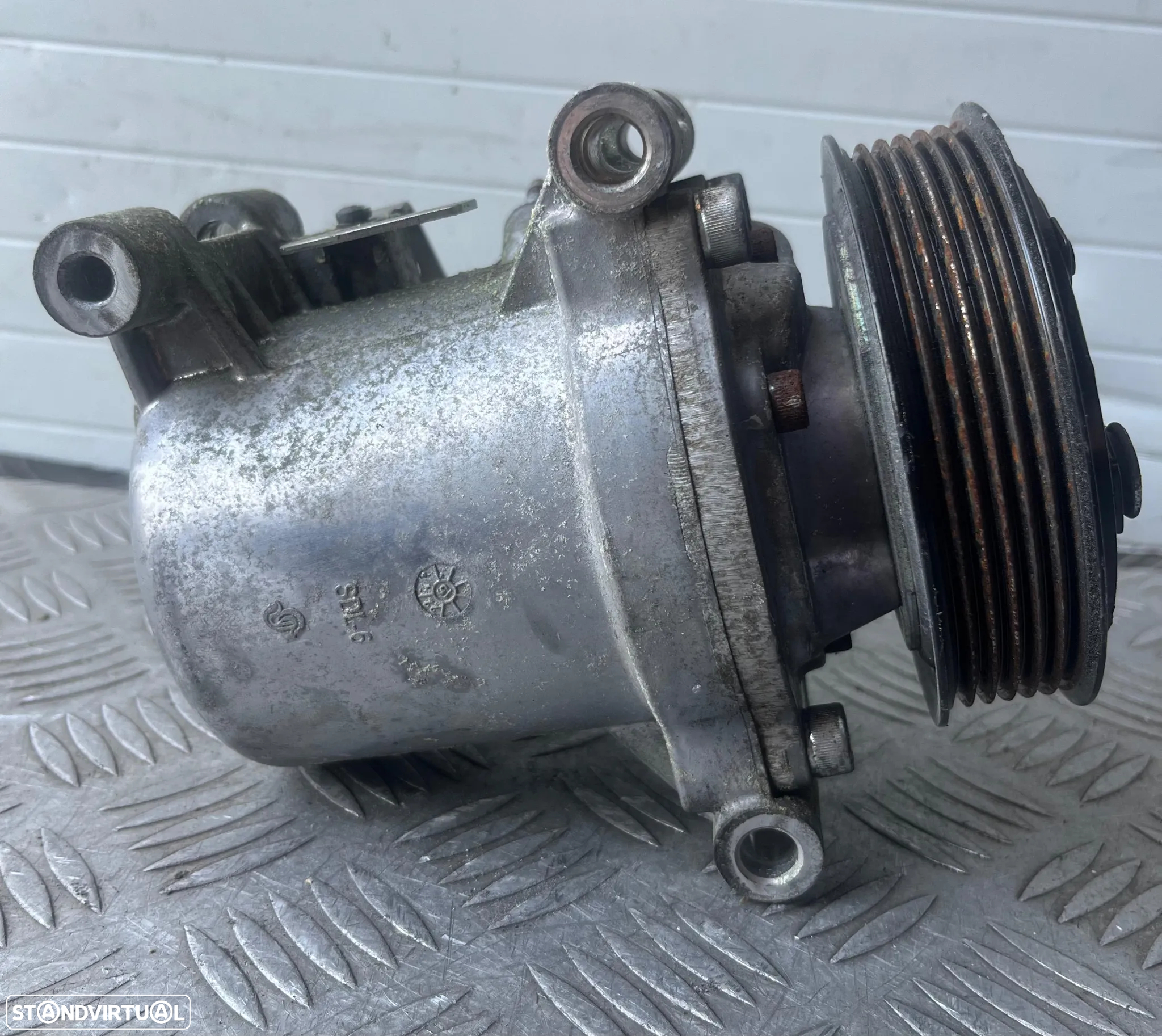 Compressor Ar Condicionador Peugeot/ Citroen Ref: 9810349980-01/9808860080-02/YH01 - 2