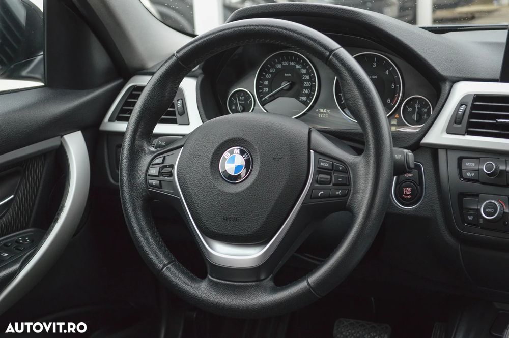 BMW Seria 3 320d Aut. Blue Performance - 35