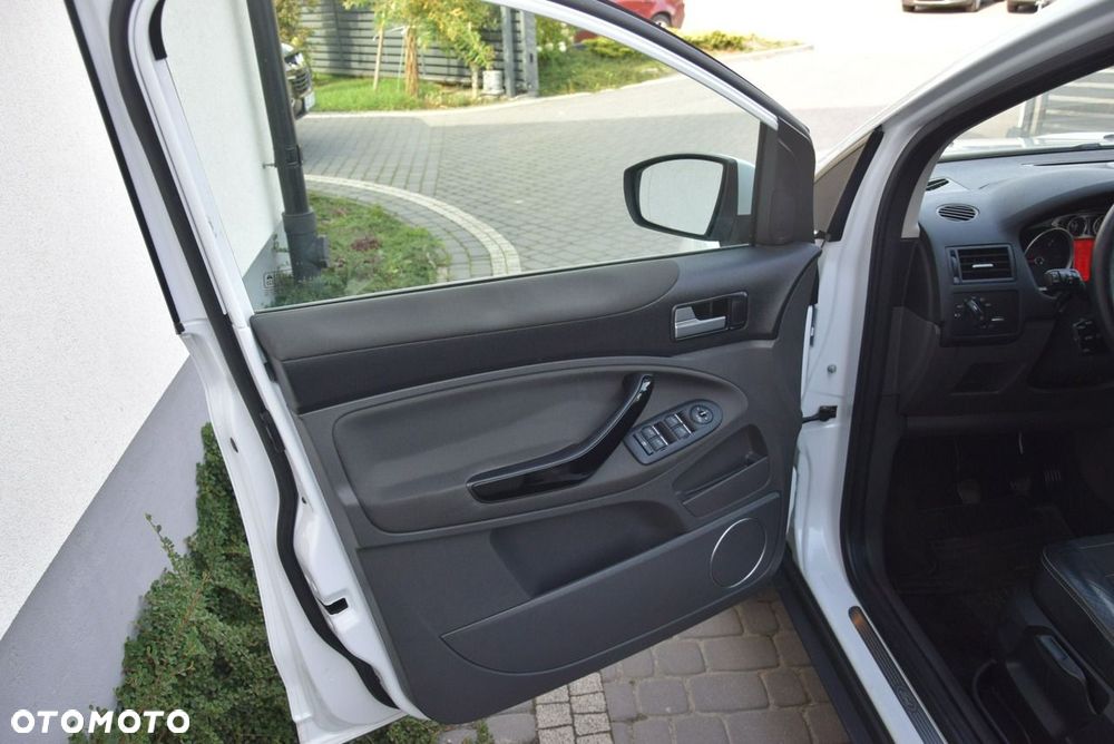 Ford Kuga 2.0 TDCi 4x4 Titanium - 18