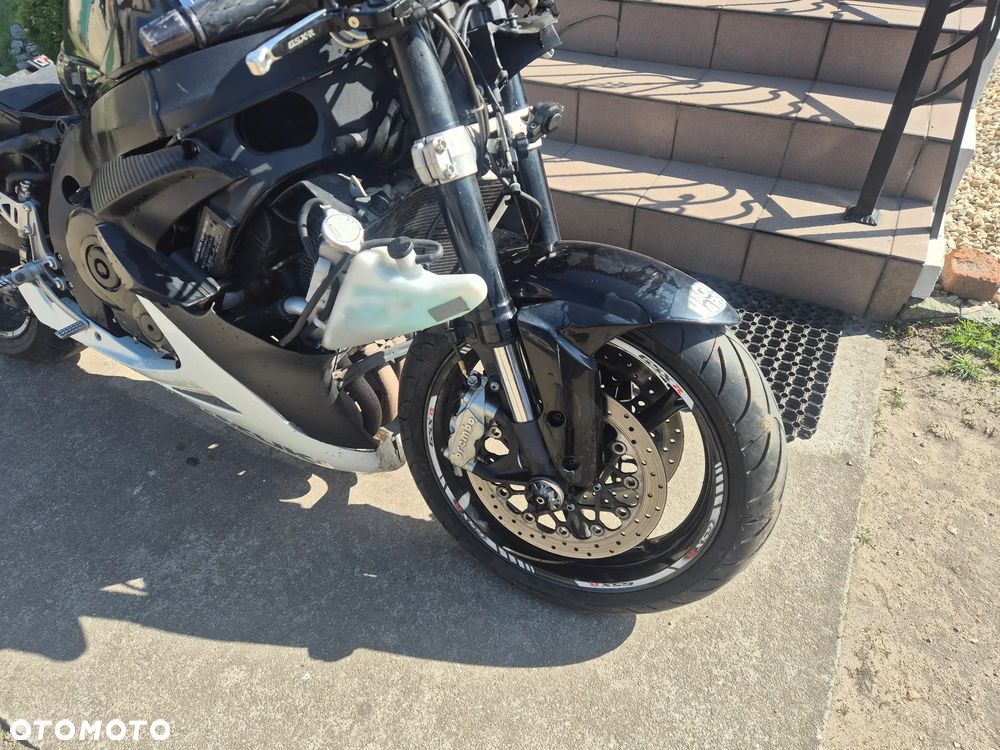 Suzuki GSX-R - 8