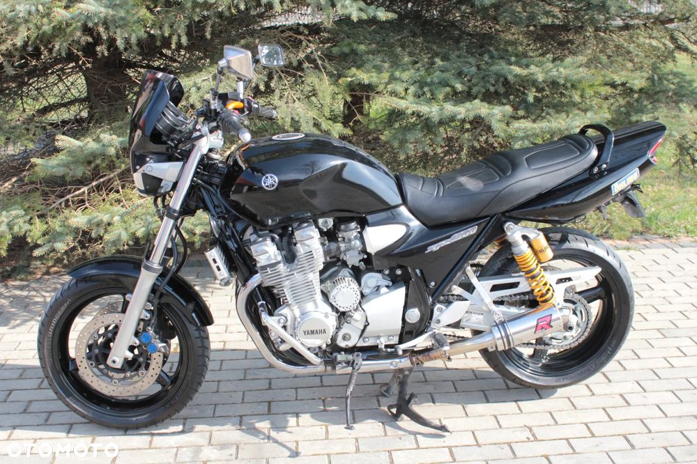Yamaha XJR - 22