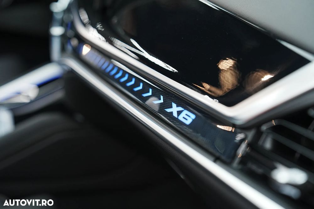 BMW X6 xDrive40i AT MHEV - 37