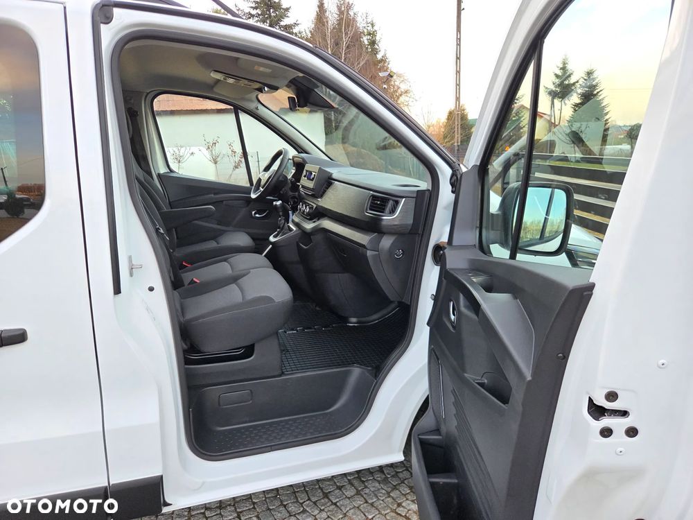 Renault Trafic 2.0 dCi - 12