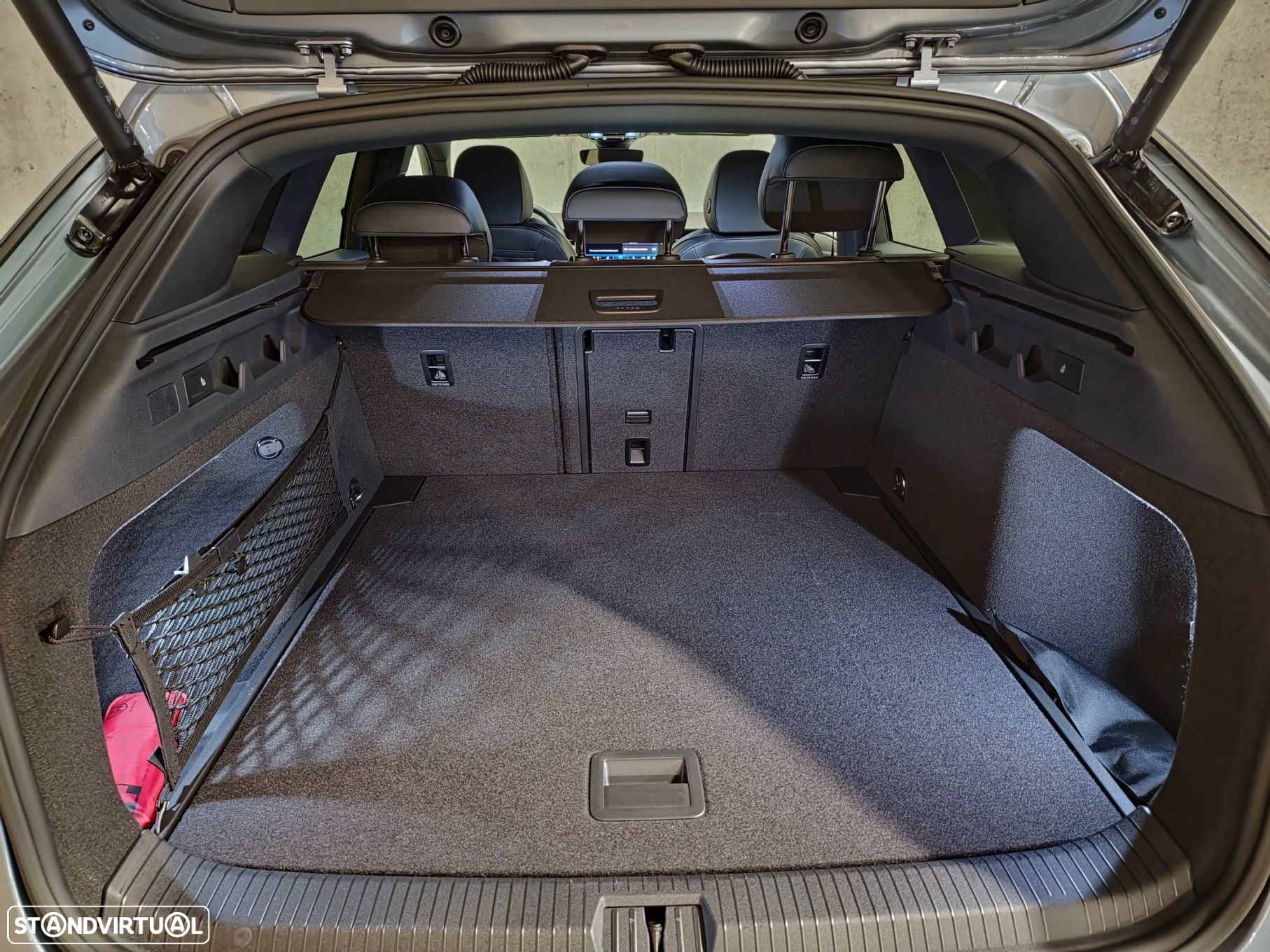 VW ID.7 Tourer 77 kWh Pro Urban - 42