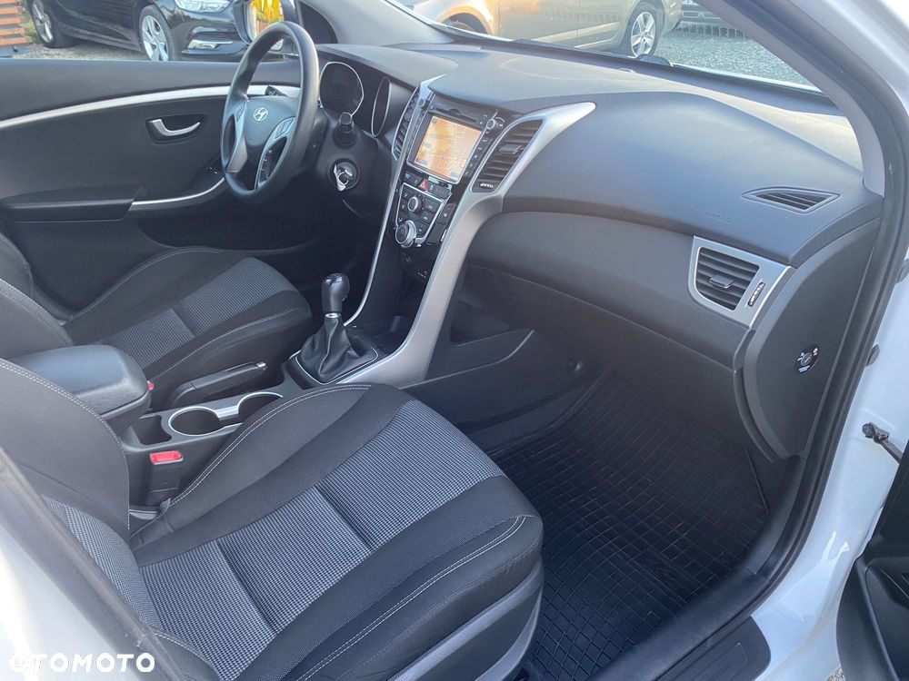 Hyundai i30 blue 1.4 Style - 25