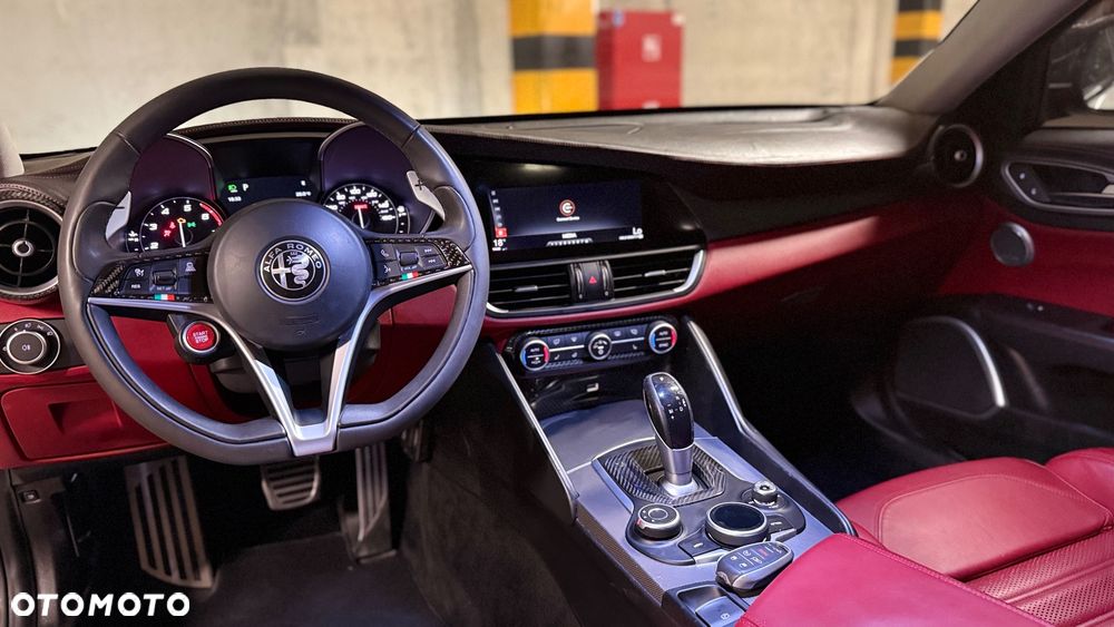 Alfa Romeo Giulia 2.0 Turbo TI Q4 - 11